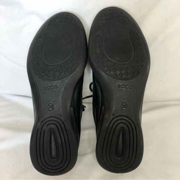 ECCO Black Leather Tie Up Sneaker With Grey Accent Stripe Size 38 (7) - Picture 8 of 10